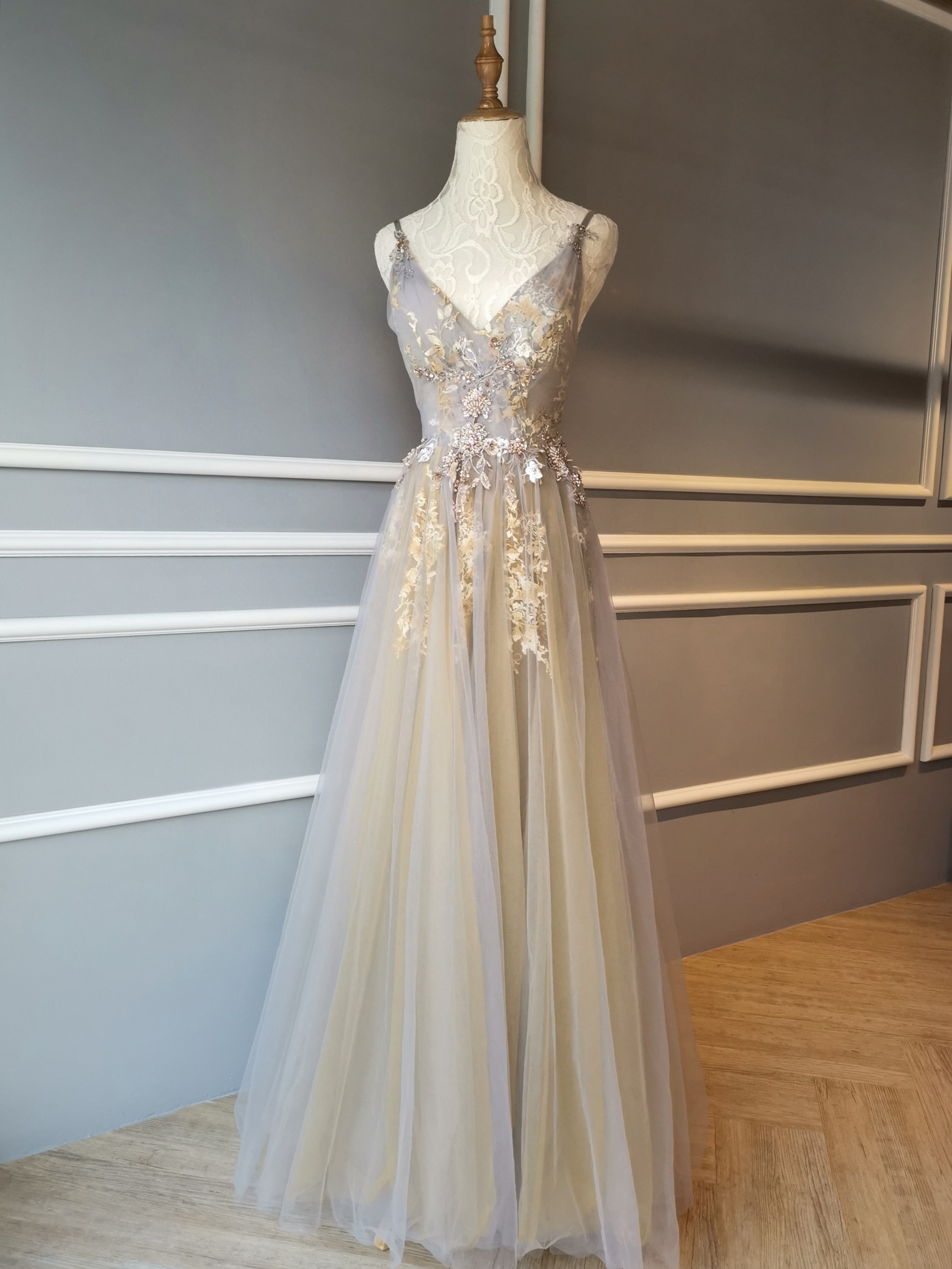 Nora Gown - Vogue Lease